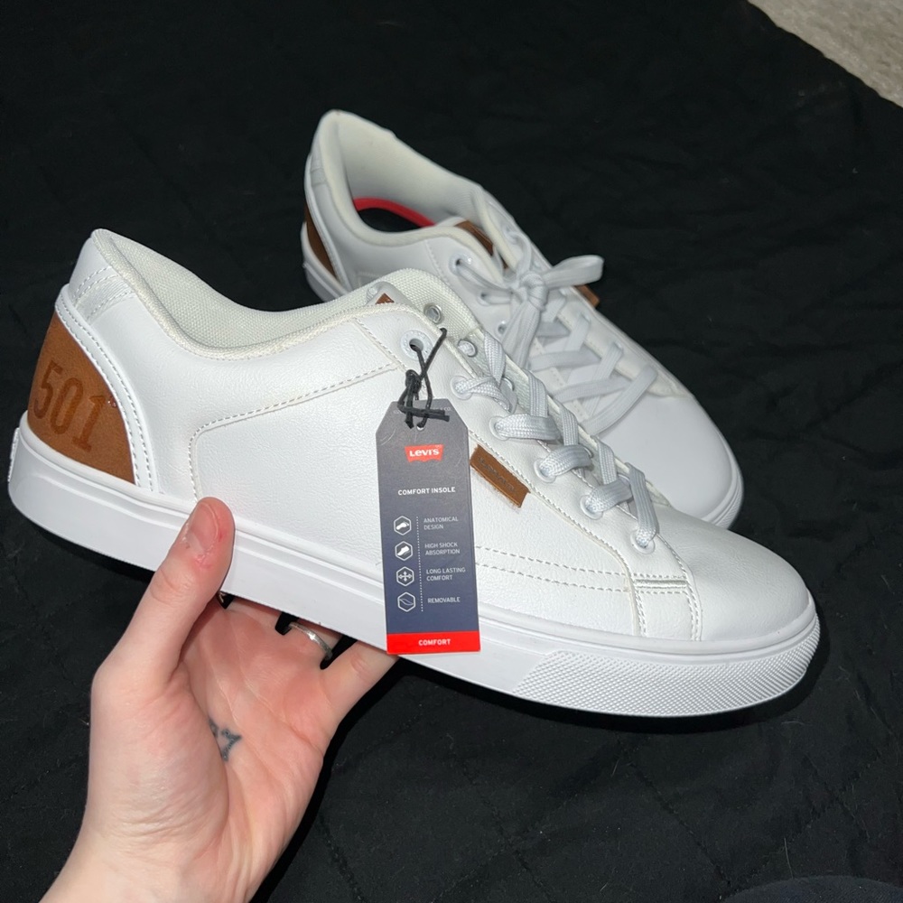 Men’s Levi’s Sneaker/ Style Dress Shoe